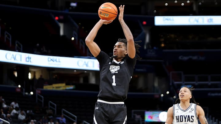  UMBC Retrievers guard Ace Valentine (1)