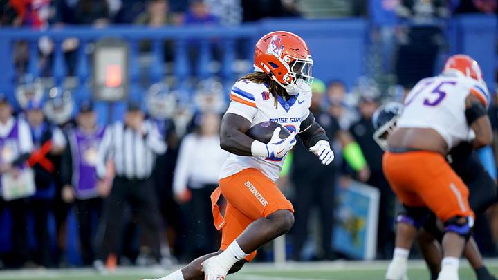 Nov 16, 2024; San Jose, California, USA; Boise State Broncos running back Ashton Jeanty (2) runs the ball against the San Jose State Spartans in the first quarter at CEFCU Stadium. Mandatory Credit: Cary Edmondson-Imagn Images