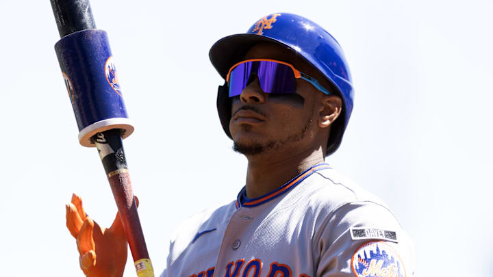 Apr 5, 2026; San Francisco, California, USA; New York Mets designated hitter Jorge Polanco (11) stands in the on deck during the first inning against the San Francisco Giants at Oracle Park. Mandatory Credit: D. Ross Cameron-Imagn Images