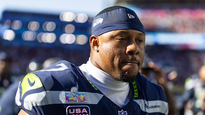 Seattle Seahawks linebacker Uchenna Nwosu (7)