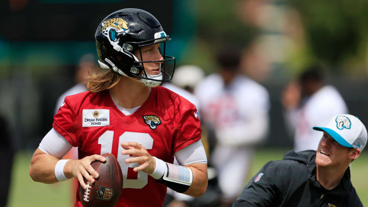 Jacksonville Jaguars quarterback Trevor Lawrence (16) looks to pass during a combined NFL football training camp session between the Tampa Bay Buccaneers and Jacksonville Jaguars Thursday, Aug. 15, 2024 at EverBank StadiumÕs Miller Electric Center in Jacksonville, Fla. 