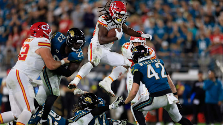 Kansas City Chiefs running back Kareem Hunt (29) rushes for yards during the fourth quarter of an NFL football matchup at EverBank Stadium, Monday, Oct. 6, 2025, in Jacksonville, Fla. The Jacksonville Jaguars edged the Kansas City Chiefs 31-28. [Corey Perrine/Florida Times-Union]