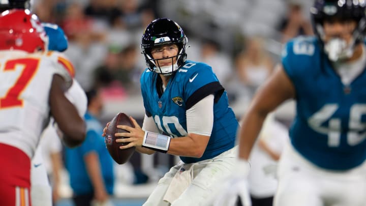 Jacksonville Jaguars quarterback Mac Jones (10) looks to pass during the third quarter of a preseason NFL football game Saturday, Aug. 10, 2024 at EverBank Stadium in Jacksonville, Fla. The Jacksonville Jaguars defeated the Kansas City Chiefs 26-13. 