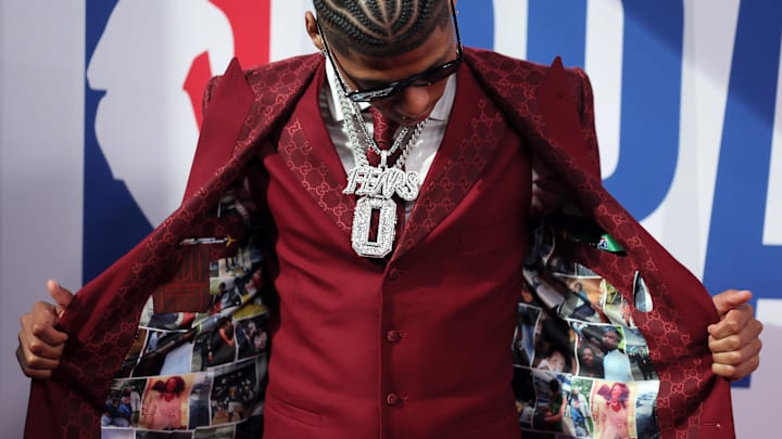 Jun 25, 2025; Brooklyn, NY, USA; Jeremiah Fears arrives before the first round of the 2025 NBA Draft at Barclays Center. Jun 25, 2025; Brooklyn, NY, USA; Jeremiah Fears arrives before the first round of the 2025 NBA Draft at Barclays Center.