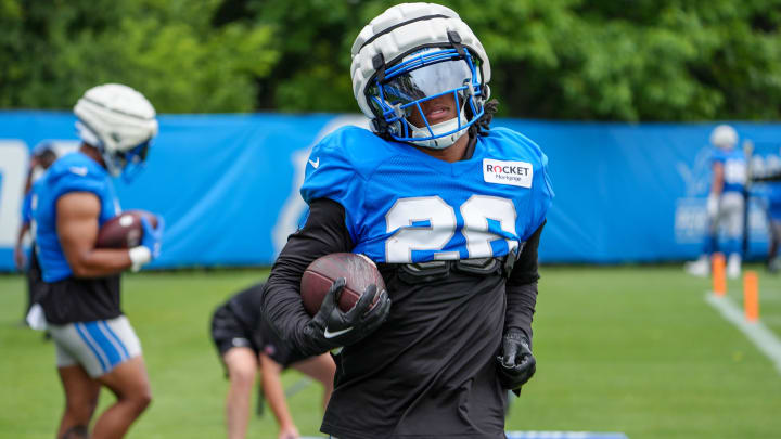 RB Jahmyr Gibbs runs a drill during the Detroit Lions training camp at the Lions headquarters in Allen Park, Mich. on Tuesday, July 30, 2024.