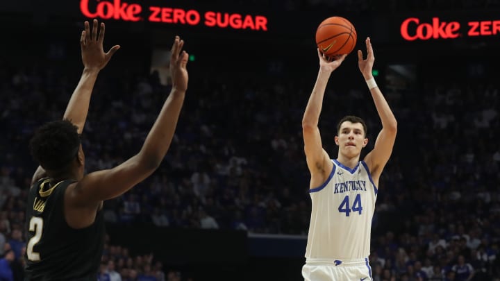 Kentucky's forward Zvonimir Ivisic (44) tries to make a three against Vanderbilt's forward Ven-Allen Lubin (2) during the first half of an NCAA basketball game at Rupp Arena in Lexington, Ky., Wednesday, Mar. 6, 2024