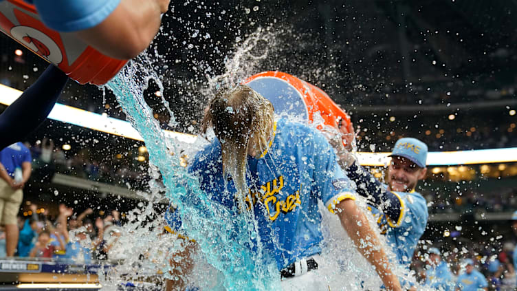 Chicago Cubs v Milwaukee Brewers