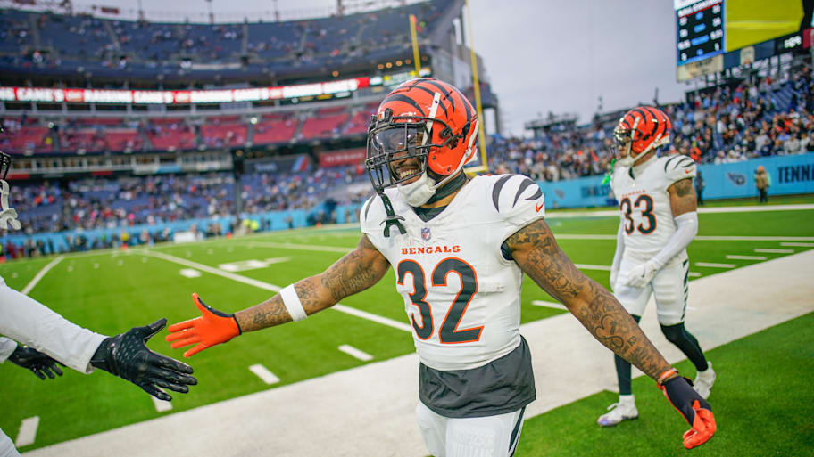 Cincinnati Bengals running back Trayveon Williams (32) celebrates late in the fourth quarter against the Tennessee Titans at Nissan Stadium in Nashville, Tenn., Sunday, Dec. 15, 2024. | Andrew Nelles / The Tennessean / USA TODAY NETWORK via Imagn Images