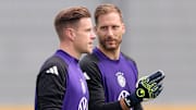 Oliver Baumann im Austausch mit Marc-Andre ter Stegen
