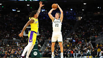 Los Angeles Lakers v Milwaukee Bucks