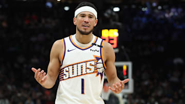 Phoenix Suns v Milwaukee Bucks