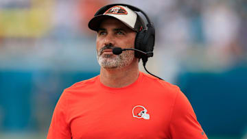 Cleveland Browns head coach Kevin Stefanski looks on during the first quarter of an NFL football matchup.