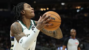 Los Angeles Lakers v Milwaukee Bucks