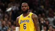 LeBron acaba de firmar un nuevo contrato con Lakers