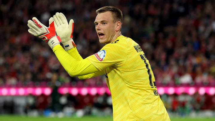 Die neue Nummer eins an der Weser: Karl Hein wechselt fest von Arsenal zu Werder Bremen Die neue Nummer eins an der Weser: Karl Hein wechselt fest von Arsenal zu Werder Bremen
