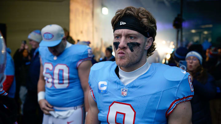 Tennessee Titans QB Will Levis prepares to take the field before the game against the Houston Texans at Nissan Stadium
