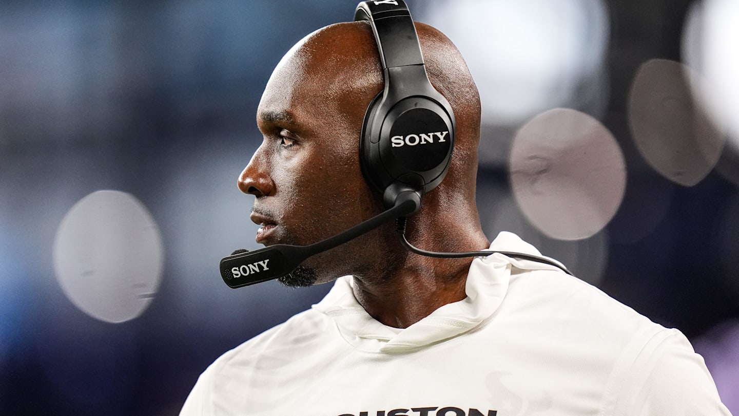 Houston Texans Resign TE Bryant, Trade OL Deculus After Injury, Roster Overhaul