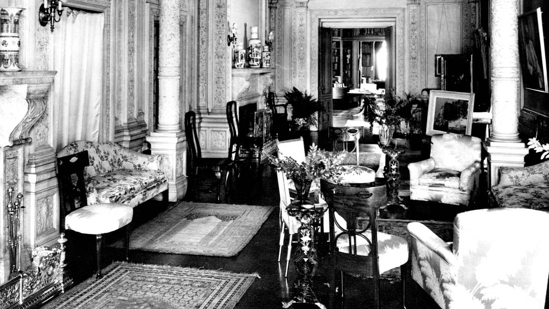 Evergreen House living room