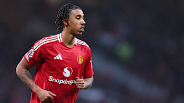 Leny Yoro - Manchester United