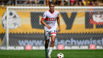 Christopher Olivier ist für VfB Stuttgart II am Ball 