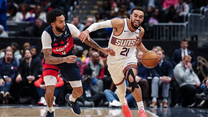 Phoenix Suns v Washington Wizards