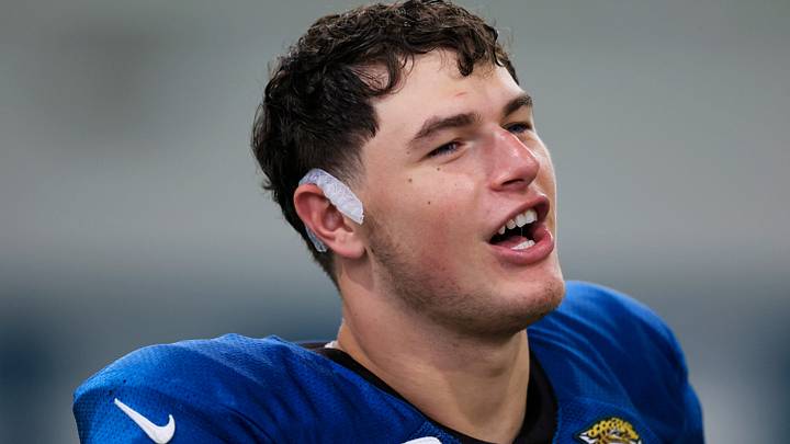 Jacksonville Jaguars tight end Nate Boerkircher (87) talks after a joint Buccaneers‑Jaguars NFL practice at the Miller Electric Center on Tuesday, Aug. 25, 2026, in Jacksonville, Fla.
