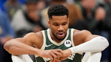 Detroit Pistons v Milwaukee Bucks