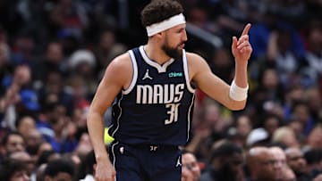 Dallas Mavericks v Washington Wizards
