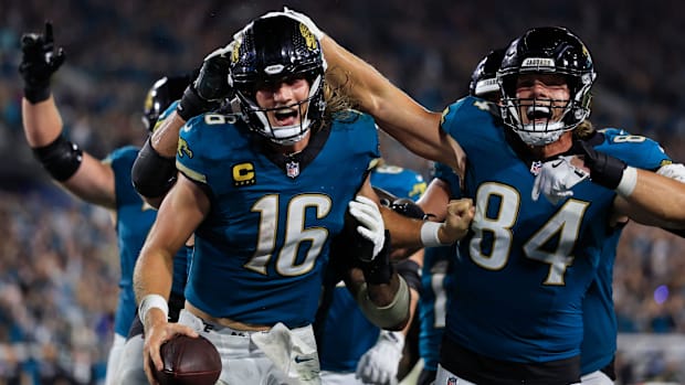 The Jaguars improve to 4–1 after a signature win over the Chiefs.