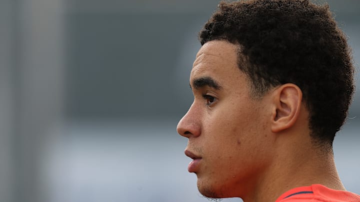 Jamal Musiala arbeitet an seiner Rückkehr auf den Fußballplatz Jamal Musiala arbeitet an seiner Rückkehr auf den Fußballplatz