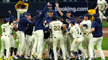 Division Series - Chicago Cubs v Milwaukee Brewers - Game Five