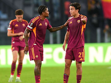 Paulo Dybala e Leon Bailey