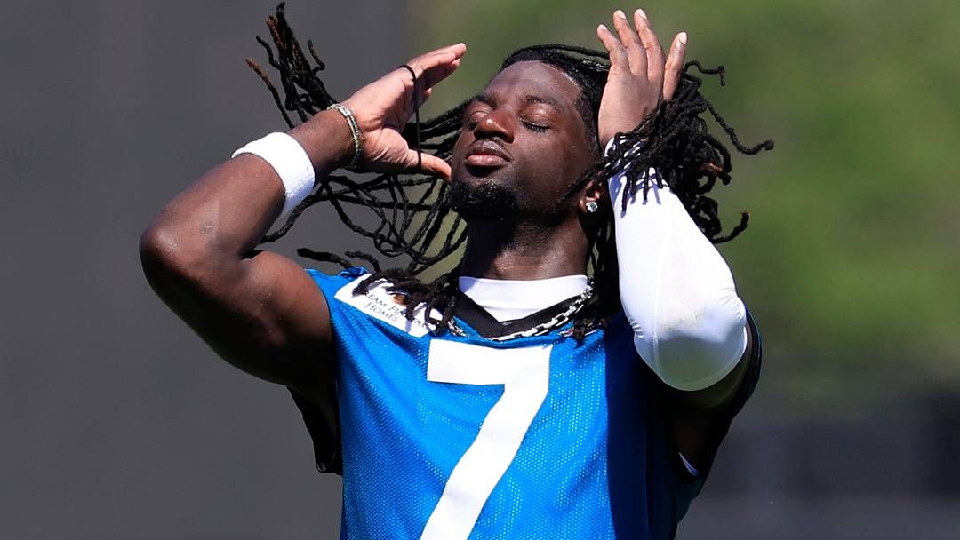 Jacksonville Jaguars wide receiver Brian Thomas Jr. (7) flips his hair during the third day of minicamp at the Miller Electric Center, Thursday, June 11, 2026, in Jacksonville, Fla.