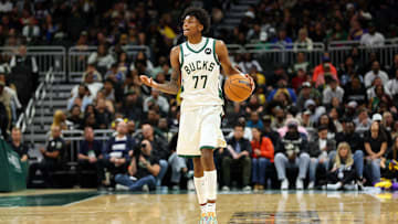 Los Angeles Lakers v Milwaukee Bucks