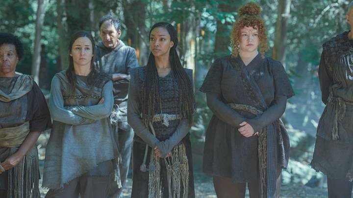 L-R Sonequa Martin-Green as Burnham and Mary Wiseman as Tilly in Star Trek: Discovery, episode 6, season 5, streaming on Paramount+, 2023. Photo Credit: Michael Gibson/Paramount+
