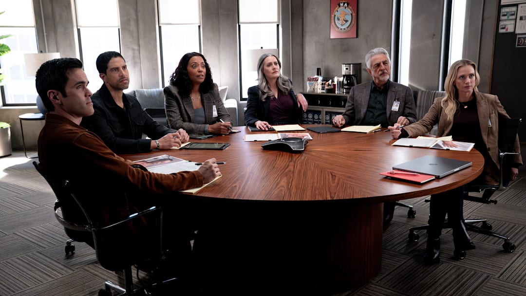 L-R: RJ Hatanaka as Tyler Green, Adam Rodriguez as Luke Alvez, Aisha Tyler as Dr. Tara Lewis, Paget Brewster as Emily Prentiss, Joe Mantegna as David Rossi, and A.J. Cook as Jennifer ‘JJ’ Jareau in Criminal Minds: Evolution, episode 7, season 18 streaming on Paramount+, 2025. Photo Credit: Michael Yarish/Paramount+