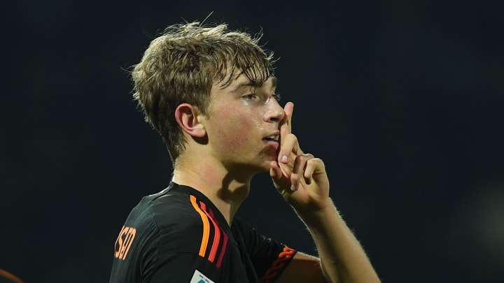 As reported by Corriere dello Sport, PSG has already reached a contractual agreement with Dean Huijsen, a young Juventus defender who spent last season on loan at AS Roma.