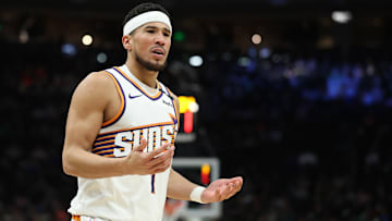 Phoenix Suns v Milwaukee Bucks