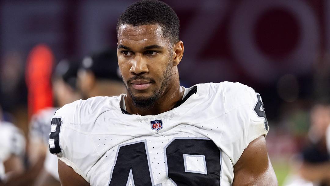 Aug 23, 2025; Glendale, Arizona, USA; Las Vegas Raiders defensive end Charles Snowden (49) against the Arizona Cardinals during a preseason NFL game at State Farm Stadium. Mandatory Credit: Mark J. Rebilas-Imagn Images Aug 23, 2025; Glendale, Arizona, USA; Las Vegas Raiders defensive end Charles Snowden (49) against the Arizona Cardinals during a preseason NFL game at State Farm Stadium. Mandatory Credit: Mark J. Rebilas-Imagn Images