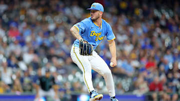 Arizona Diamondbacks v Milwaukee Brewers