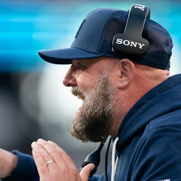 New York Giants head coach Brian Daboll shouts to his players on the field during a week 9 game between New York Giants and San Francisco 49ers at MetLife Stadium on Sunday, Nov. 2, 2025.