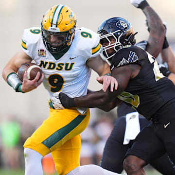 North Dakota State Bison quarterback Cole Payton (9)