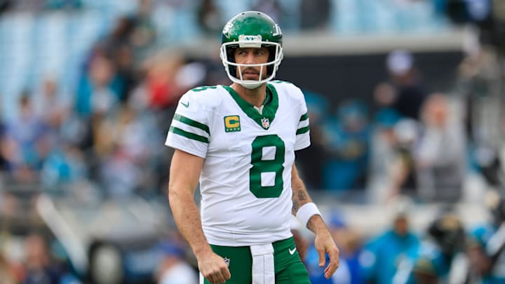 New York Jets quarterback Aaron Rodgers (8) looks on before an NFL football matchup Sunday, Dec. 15, 2024 at EverBank Stadium in Jacksonville, Fla. New York Jets quarterback Aaron Rodgers (8) looks on before an NFL football matchup Sunday, Dec. 15, 2024 at EverBank Stadium in Jacksonville, Fla.