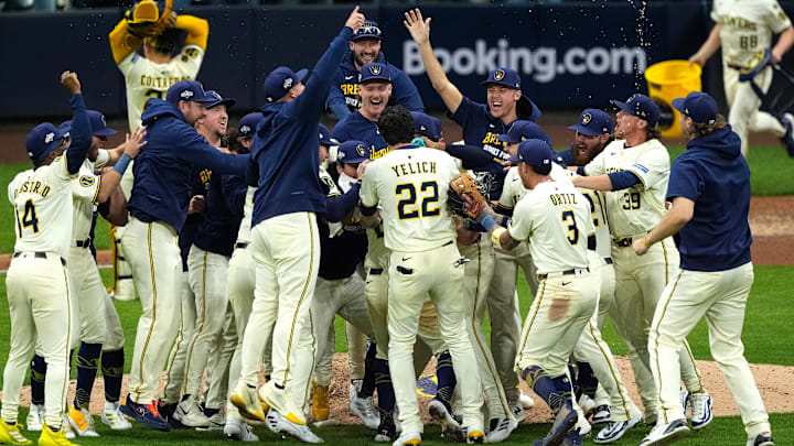 Division Series - Chicago Cubs v Milwaukee Brewers - Game Five