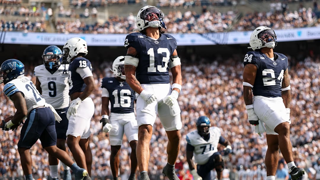 Penn State football linebackers Tony Rojas and Amare Campbell