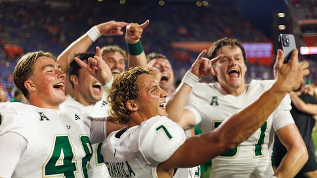 AP Top 25 Poll college football rankings Oregon Ducks Dan Lanning Florida Gators upset DJ Lagway Billy Napier Clemson Tigers