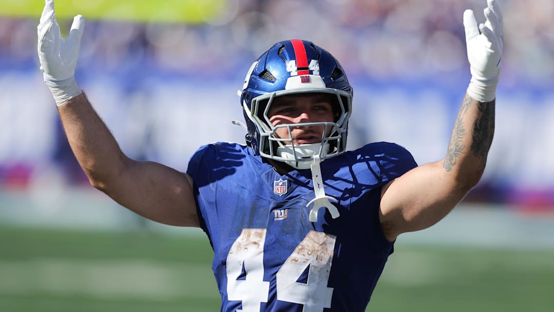 Sep 28, 2025; East Rutherford, New Jersey, USA; New York Giants running back Cam Skattebo (44) reacts during the third quarter against the Los Angeles Chargers at MetLife Stadium. Mandatory Credit: Brad Penner-Imagn Images Sep 28, 2025; East Rutherford, New Jersey, USA; New York Giants running back Cam Skattebo (44) reacts during the third quarter against the Los Angeles Chargers at MetLife Stadium. Mandatory Credit: Brad Penner-Imagn Images