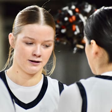 Cheyenne Hull and Davis of Yakima won the WIAA Class 4A girls basketball championship in 2024-25.