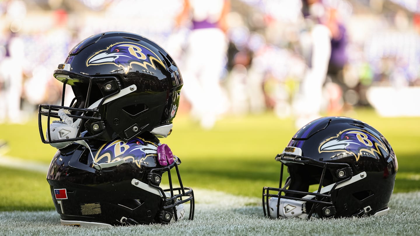 如何在廣播中收聽烏鴉隊與野馬隊的 NFL 第 9 週比賽