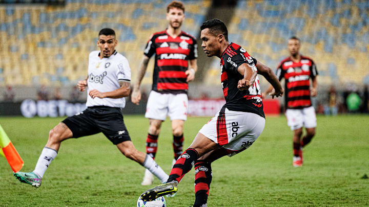 Botafogo tenta vencer o Flamengo pela primeira vez em 2025 no quarto jogo entre eles neste ano